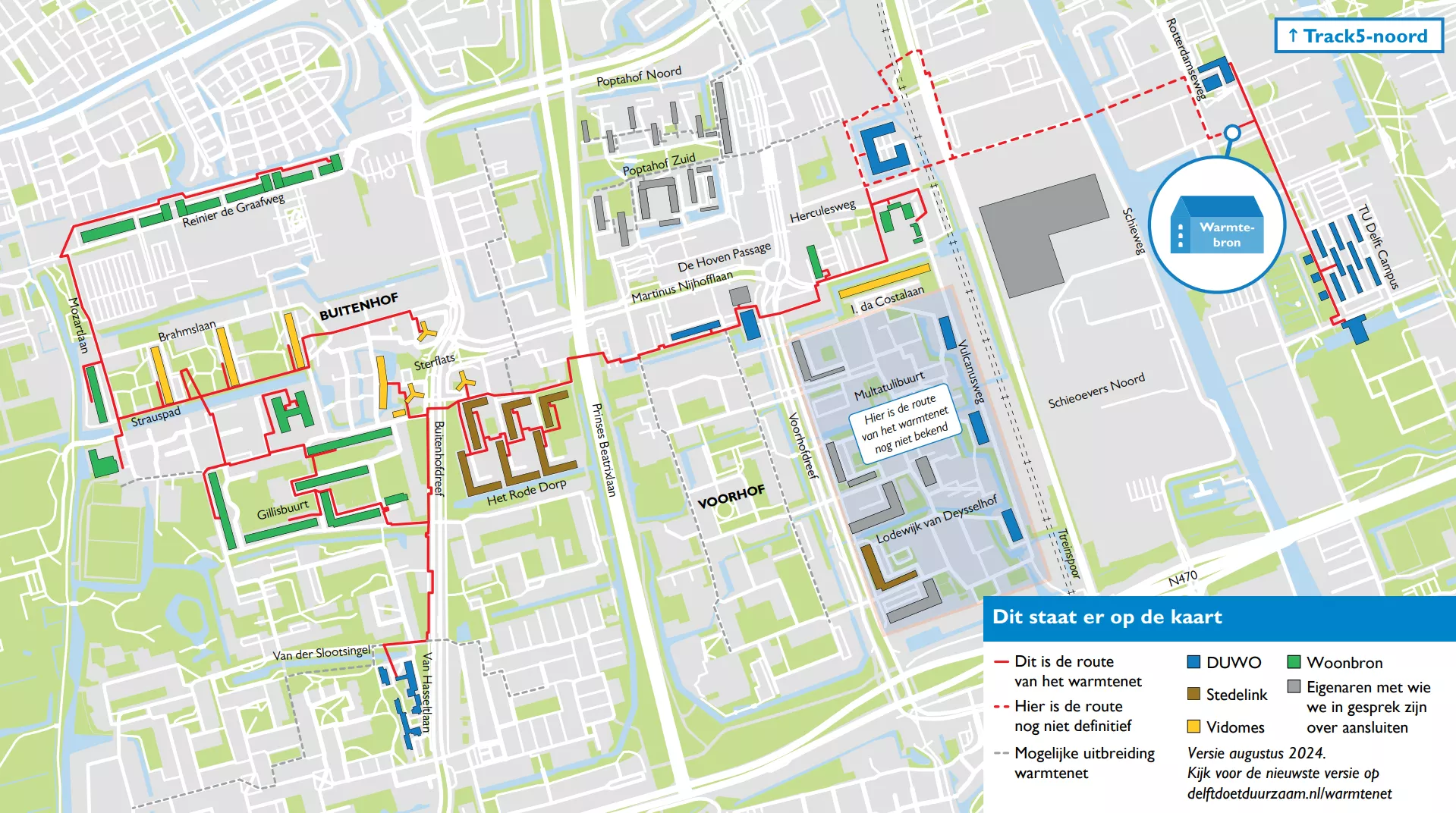 plattegrond van voorhof en buitenhof met de route van warmtenet en woongebouwen die aansluiting krijgen